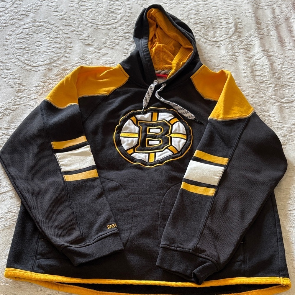 Vtg Reebok Face Off Collection Black&Gold NHL Hoodie Sold Out in Stores/Online